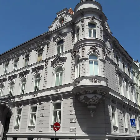 Lucas - Self Check-in * Bratislava